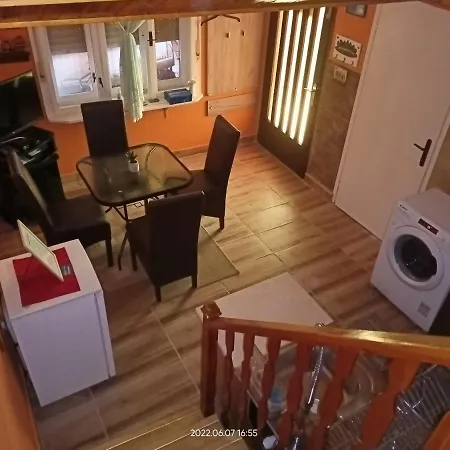 Apartment Sweet Dreams *